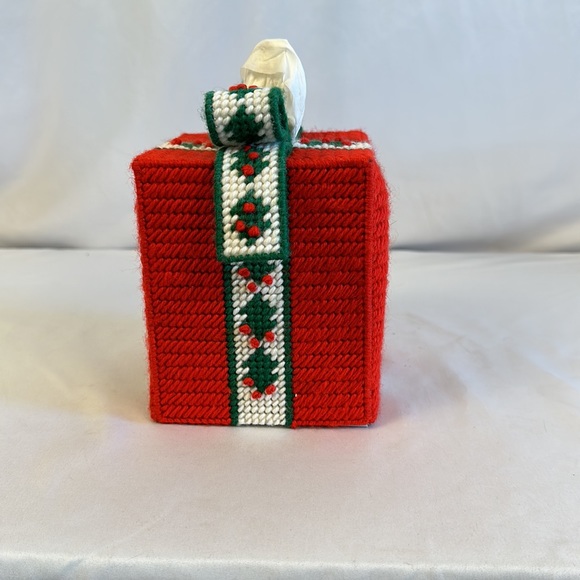 Christmas Tissue Box Cover Plastic Kit Completed Christmas Present Holly Bow - Picture 4 of 9
